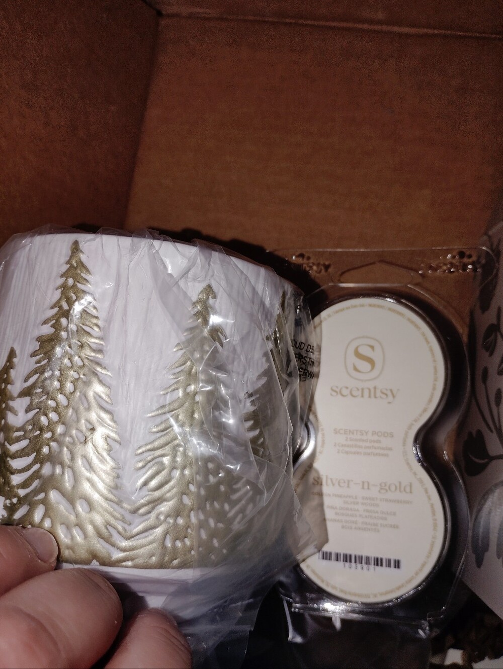 Scentsy Silver and Gold Whiff Box Collection Scentsy Air Tabletop Diffuser π - Picture 10 of 11